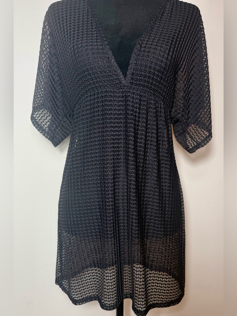 Jordan Taylor Black Crochet Mesh Knit Swim Cover Up Empire Waist V-neck S/M